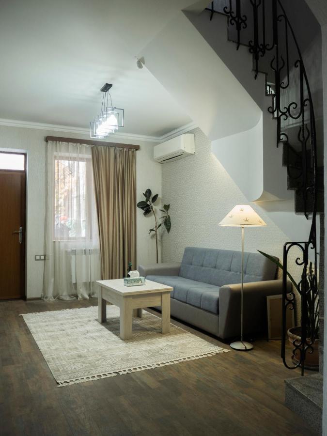 Bonvenon Capsule Hostel Jereván Kültér fotó